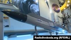 Макет ракети «Блискавка» конструкторського бюро «Південне» на виставці «Зброя та безпека» у Києві