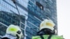 Пошкодження будівлі в діловому районі «Москва-Сіті» після повідомлення про атаку безпілотників у Москві, Росія, 1 серпня 2023 року