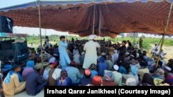 جانيخېلو د مې له اوومې نېټې راهېسې احتجاجي پرلت وهلی وو. انځور له ارشيفه