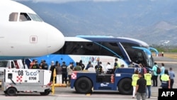 عکس آرشیوی از اخراج مهاجران غیرقانونی از آمریکا در دورهٔ دوم ریاست‌ جمهوری دونالد ترامپ