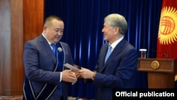 Икрамжан Илмиянов и Алмазбек Атамбаев.