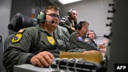 Апэратары NATO працуюць на борце самалёта-выведніка ў паветранай прасторы Польшчы ў рамках новай місіі альянсу «Ўсходні вартавы». 19 верасьня 2020 году