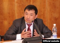 Санжар Кадыралиев.