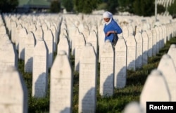 Могілкі ў Срэбраніцы