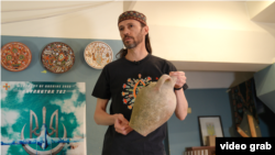 Старовинна посудина для зберігання води XIX століття, яку знайшли в Сімферополі