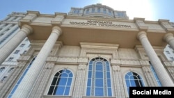 Бинои ҳукумати Тоҷикистон. Акс аз "Азия-Плюс" 