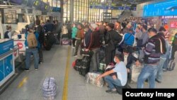 Үзбәкстанның эшче мөһаҗирләре. Архив фотосы
