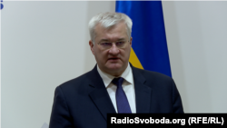 У заяві зазначається, що Росія повинна негайно припинити свої невибіркові ракетні та безпілотні атаки на українські міста та селища