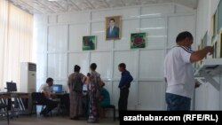 Internet kafe (illýustrasiýa suraty) 