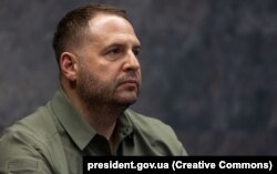 Андрей Ермак в мае 2022 года. Ему, как и президенту Зеленскому, отдают должное за то, что оба не покинули Киев в первые, самые тяжёлые дни и недели войны.