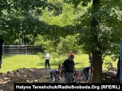 Пошуково-ексгумаційні роботи на території колишнього цвинтаря у Львові. 4 серпня 2025 року