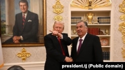 Доналд Трамп ва Эмомалӣ Раҳмон гуфтугӯи алоҳида ҳам доштаанд. 
