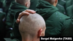 Призывники в актовом зале военного комиссариата Республики Крым, 2023 год