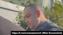 Житель Алушты Игорь Качурец на фрагменте оперативного видео ФСБ, опубликованном в Telegram-канале «Крымский СМЕРШ»