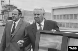 Олександр Коржаков (ліворуч) і Борис Єльцин