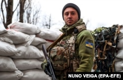 Співак і керівник гурту «Антитіла» Тарас Тополя, який разом з іншими учасниками гурту долучився до Сил територіальної оборони України. Київ, 24 березня 2022 року