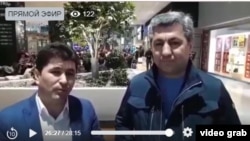 Шарофудин Гадоев бозгундагы тажик оппозиционери Мухиддин Кабири менен Франкфурт аэропортунда. Германия, 2-март, 2019-жыл.