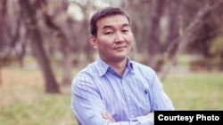 Азамат Акенеев.