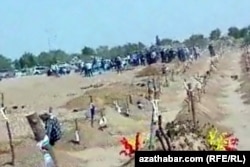 Кладбище в северной части на окраине Ашхабада, Июль, 2020