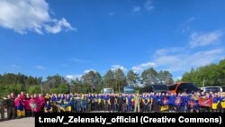 د مې پر ۲۳مه د روسيې او اوکراين د بنديانو د تبادلې منظر.