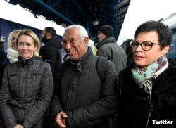 Віцепрезидентка Єврокомісії Кая Каллас, голова Євроради Антоніу Кошта та комісарка ЄС з питань розширення Марта Кос на київському вокзалі. Грудень 2024 року