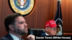 Президент США Дональд Трамп проводит совещание в ситуационной комнате Белого дома в Вашингтоне, 22 июня 2025 года