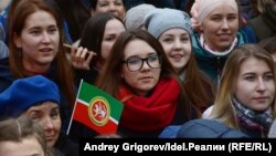 "Мин татарча сөйләшәм" мизгелләре