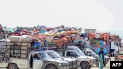 په چمن پوله د افغان کډوالو ګاډي ولاړ دي - د سېپټېمبر څلورمې انځور
