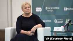 Жена экс-министра обороны Ирина Шойгу на форуме "Живу спортом"