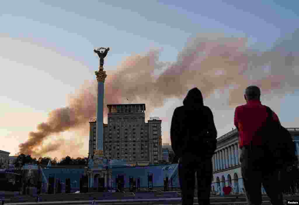 Дим від пожежі віднівся на Майдані Незалежності