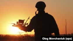 Официально власти не подтверждали удар по небоскребу, но утром Росавиация вводила ограничения на работу аэропорта Грозного