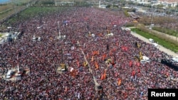 Стамбулдун мэри Экрем Имамоглунун камакка алынышына каршы нааразылык акциясы. 29-март, 2025-жыл.