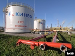 კირიშის ნავთობგადამამუშავებელი ქარხანა ლენინგრადის ოლქში, რუსეთი, არქივის ფოტო