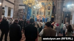 Պատարագ Գյումրիի Յոթ Վերք եկեղեցում, արխիվ