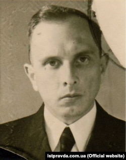 Одна з перших фотографій Степана Бандери після виходу на волю (з вересня 1941 року він перебував у нацистській тюрмі, а потім у концтаборі «Заксенгавзен», 1946 рік