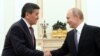 Президенты Кыргызстана и России Сооронбай Жээнбеков и Владимир Путин. 