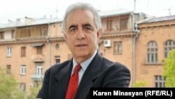 Издатель и редактор газеты «Калифорнийский курьер» Арут Сасунян