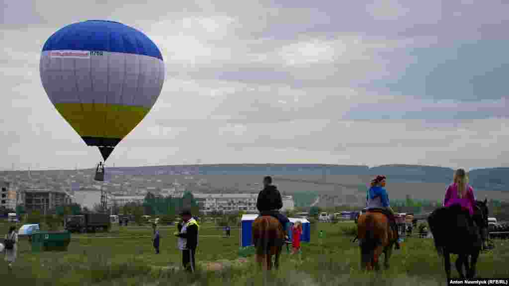 Tarlada birinci başaqnıñ peyda olması, halq bayramlaşmaları ve şeñlikleriniñ başlanması içün simvolik bir signal edi
