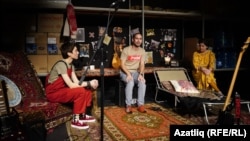 "Моң" тамашасыннан күренеш