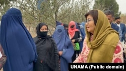 Роза Отунбаева Кандагар провинциясынын тургундары менен