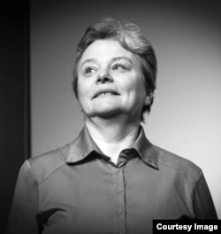 Елена Попова