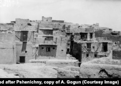 Кабулдагы калктуу конуштардын көрүнүшү, 1930-жыл. Ооганстанга 1920 – 1930-жылдары Тажикстан менен Өзбекстандын, Түркмөнстандын жүздөгөн тургундары качып өтүшкөн.