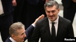 Почетный председатель «Грузинской мечты» Бидзина Иванишвили поздравляет Михаила Кавелашвили с избранием на пост президента. 30.12.2024