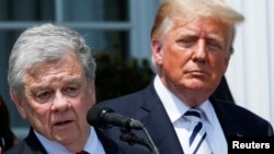 Джон Коўл і Дональд Трамп