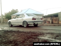 Idegsiz ýollar awtoulaglary 'heläk edýär'