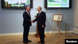 Стивен Уиткофф жана Владимир Путин. Санкт-Петербург шаары, 2025-жылдын 11-апрели.