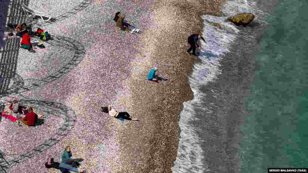 Simeiz eski zamanlardan Qırımda aqciger hastalıqlarınıñ tedaviylevi içün eñ yahşı yerlerden biri sayıla. Yazda bu qasaba raatlanıcılar arasında pek meşurdır&nbsp;