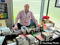 Стенд лейпцигского издательства ISIA-Media.