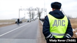 Сотрудник ДПС РФ, иллюстративное фото