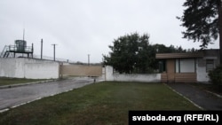 Папраўчая калонія № 22, вядомая як «Воўчыя Норы». Івацэвіцкі раён, Берасьцейская вобласьць, 2013 год. Ілюстратыўнае фота